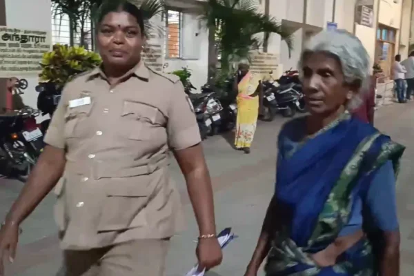 Tirupattur Liquor Smuggling Busted: 4 Arrested Including Elderly Woman for Transporting Illegal Arrack in Plastic Oil Packets