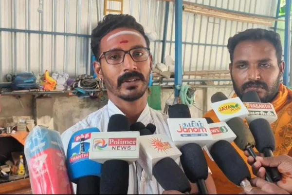 நேபாள வெள்ள பெருக்கு :பெற்றோரை உயிருடன் மீட்டு தர வேண்டும் அரசுக்கு மகன்கள் கோரிக்கை