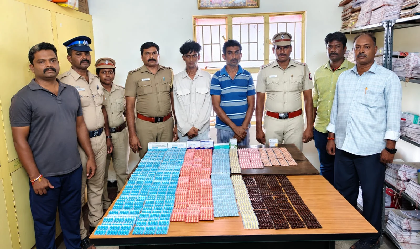 சேலத்தில் போதை மாத்திரை சப்ளை : மருந்துக்கடை உரிமையாளர் உட்பட 2 பேர் கைது