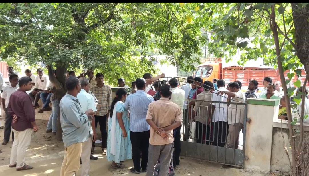 லஞ்ச ஒழிப்புத்துறை சோதனை : பல்லடத்தில் சிக்கிய லட்சக்கணக்கான பணம்