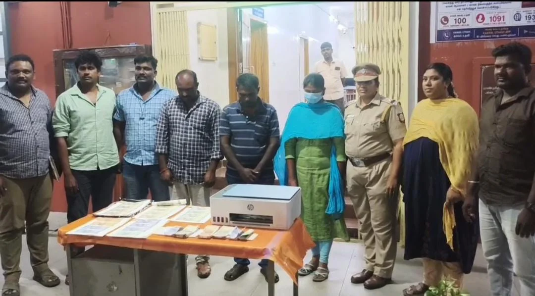 கள்ளநோட்டை புழக்கத்தில் விட்ட 3 பேர் கைது : இயந்திரம் பறிமுதல்