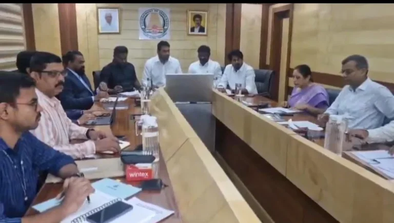நேபாளத்தில் தவிக்கும் தமிழர்கள் : களத்தில் இறங்கிய தமிழக அமைச்சர்கள்