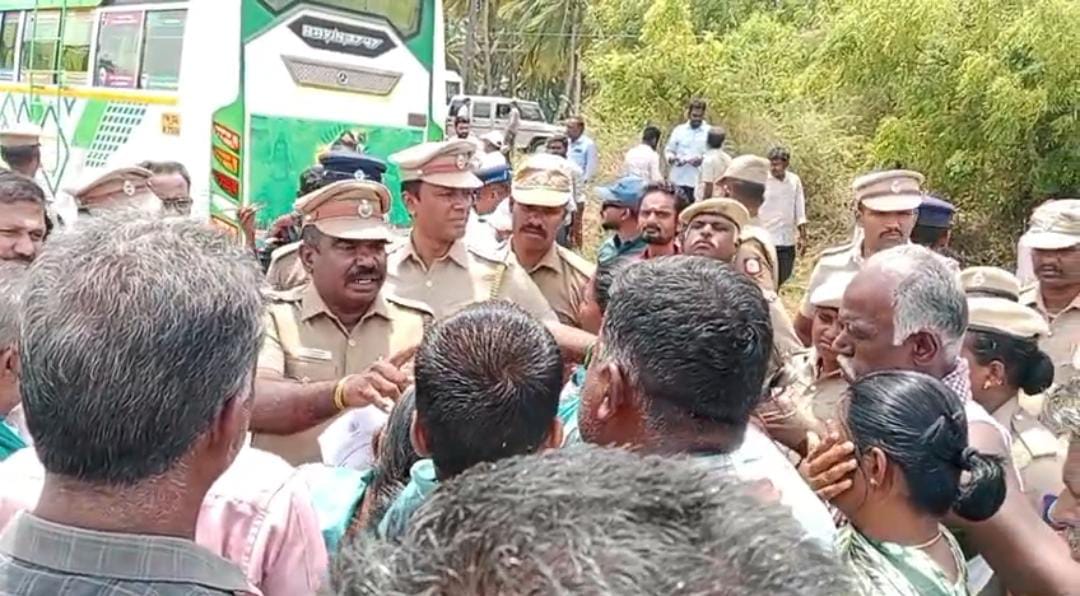 இழப்பீடு வழங்காமல் எண்ணெய் குழாய் பதிப்பு : தடுக்க முயன்ற விவசாயிகள் கைது