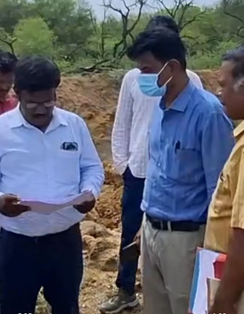 முன்னாள் அமைச்சர் எ.வ.வேலு, அவரது மகன் மீது மண் கொள்ளை புகார் : அதிகாரிகள் ஆய்வு