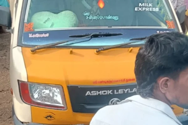 4 குழந்தைகளின் உயிரை பறித்த அதிவேக பால் வேன் : திண்டுக்கல் அருகே சோகம்