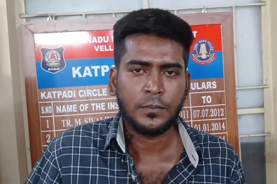 நர்சிங் மாணவிக்கு அரிவாள் வெட்டு : முன்னாள் கணவருக்கு மாவுகட்டு