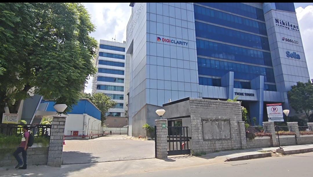 மென்பொருள் நிறுவனங்களில் வருமான வரித்துறை சோதனை : ஓஎம்ஆர் சாலையில் பரபரப்பு