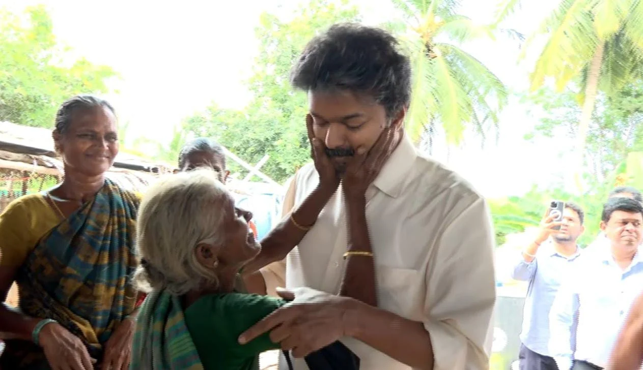 விவசாயி வீட்டிற்கு விசிட் : மகிழ்ச்சியில் ஆழ்த்திய முதல்வர் விஜய்