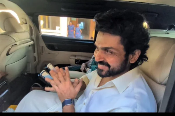 "சர்தார் 2" : திருச்செந்தூரில் நடிகர் கார்த்தி, எஸ்.ஜே .சூர்யா தரிசனம்