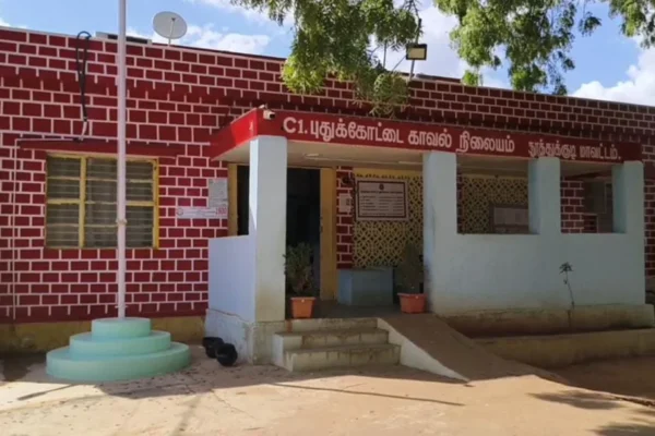 நகையை திருப்பி கேட்ட பெண் வெட்டி கொ**: போலீஸ்காரர் வெறிச்செயல்