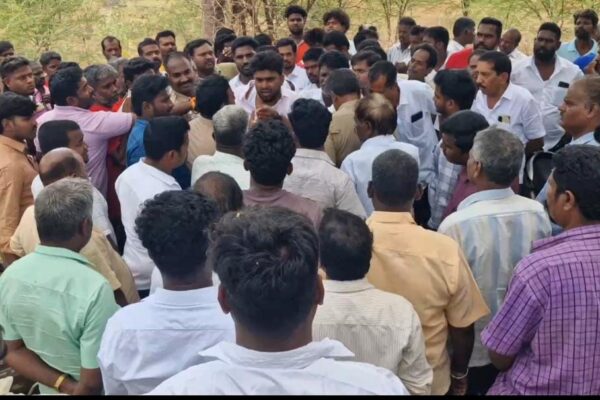மணல் ஏலத்தில் மோதல் : ஆம்பூர் அருகே பரபரப்பு