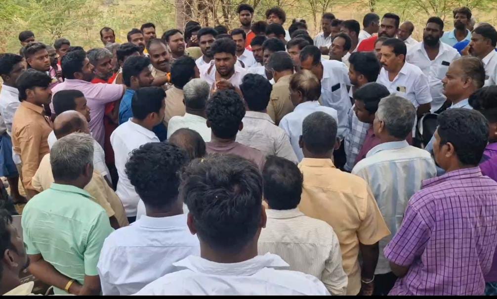 மணல் ஏலத்தில் மோதல் : ஆம்பூர் அருகே பரபரப்பு