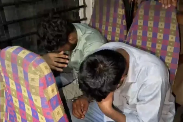 இளம்பெண் கூட்டு பாலியல் வன்கொடுமை : 3 பேருக்கு ஆயுள் தண்டனை