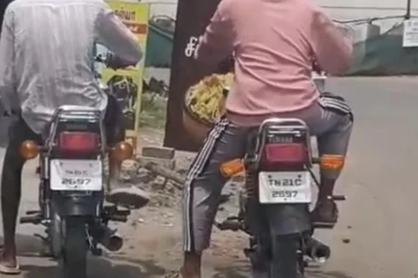 ஒரே பதிவு எண்ணுடன் இரு வாகனங்கள் : பறிமுதல் செய்த போலீசார்