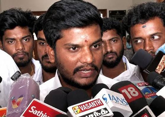 கோவிலில் கொள்ளையடிப்பது போல் பேசுவதா? : அமைச்சர் ரமேஷ்
