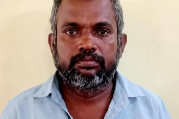 பட்டாசு ஆலை வெடி விபத்தில் 3 பேர் பலி : போர்மேன் கைது, 2 ஆலைகளின் உரிமம் தற்காலிக ரத்து
