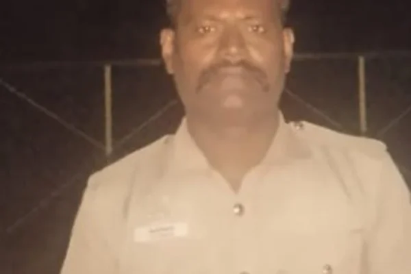 போலீசை தாக்கி வழிப்பறி : ஒடிசா தொழிலாளர்கள் மூவர் கைது