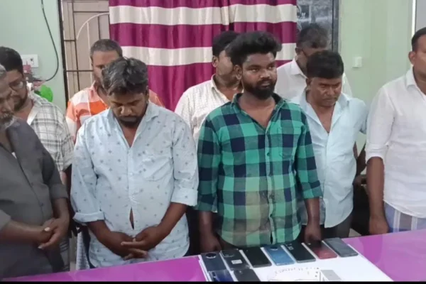 சுடுகாட்டில் சூதாட்டம் : திருவண்ணாமலை அருகே 9 பேர் கைது
