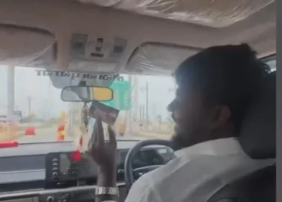 பவர் ஆப் மை அக்கா : விசிட்டிங் கார்டை காட்டி சுங்கசாவடியை கடந்து சென்ற தவெக நிர்வாகி
