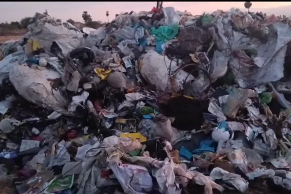 மீண்டும் கொட்டப்படும் கேரள கழிவுகள் : நெல்லை மாவட்ட மக்கள் வேதனை