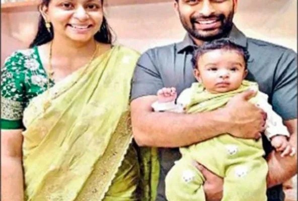பிறந்து 13 நாட்களே ஆன குழந்தைக்கு பாஸ்போர்ட் : சாதனை புத்தகத்தில் இடம் பிடித்த பெண் குழந்தை