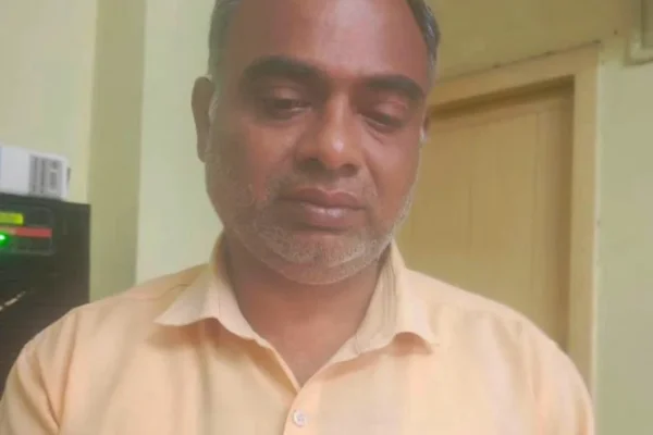 பாலியல் தொல்லையால் மாணவி தற்கொலை : ஆசிரியர் கைது