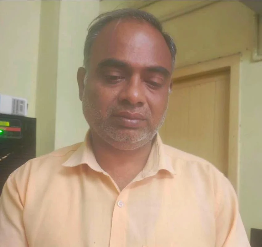 பாலியல் தொல்லையால் மாணவி தற்கொலை : ஆசிரியர் கைது