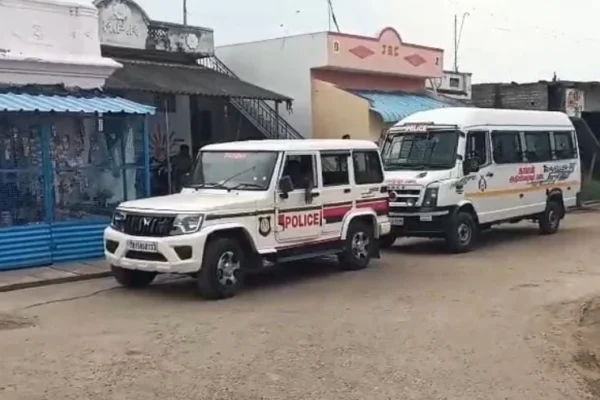 ஆசிரியரின் பாலியல் தொல்லியல் தற்கொலை : மாணவியின் உடல் போலீஸ் பாதுகாப்புடன் தகனம்
