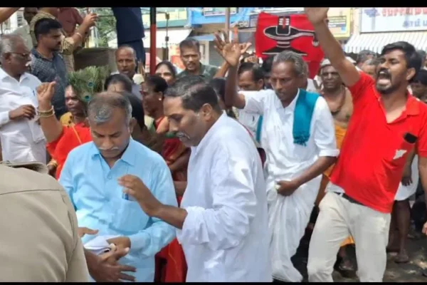 தமிழில் குடமுழுக்கு நடத்த கோரி போராட்டம் : ஆன்மீக பெரியவர்கள் கைது