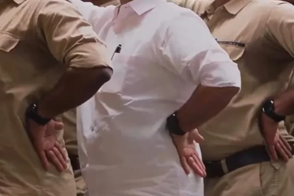 "பூக்கி கட்" விமர்சன ஏஐ வீடியோ : நான் தான் சிறந்த டேன்சர் - கேரள முதல்வர் சதீசன்