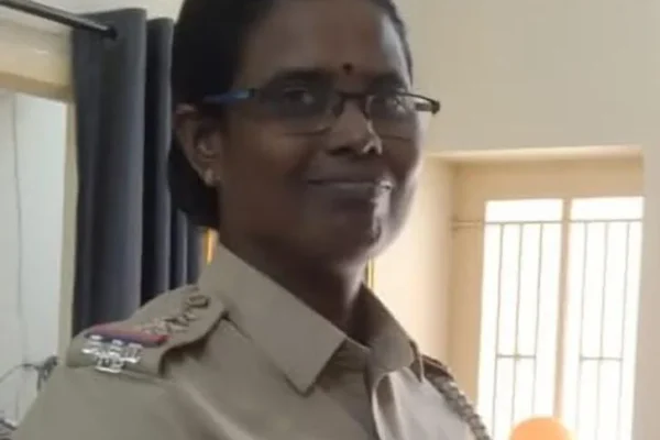 பெண் ஆய்வாளரை அரிவாளால் தாக்கிய பாலியல் குற்றவாளி : போலீசார் துப்பாக்கி சூடு