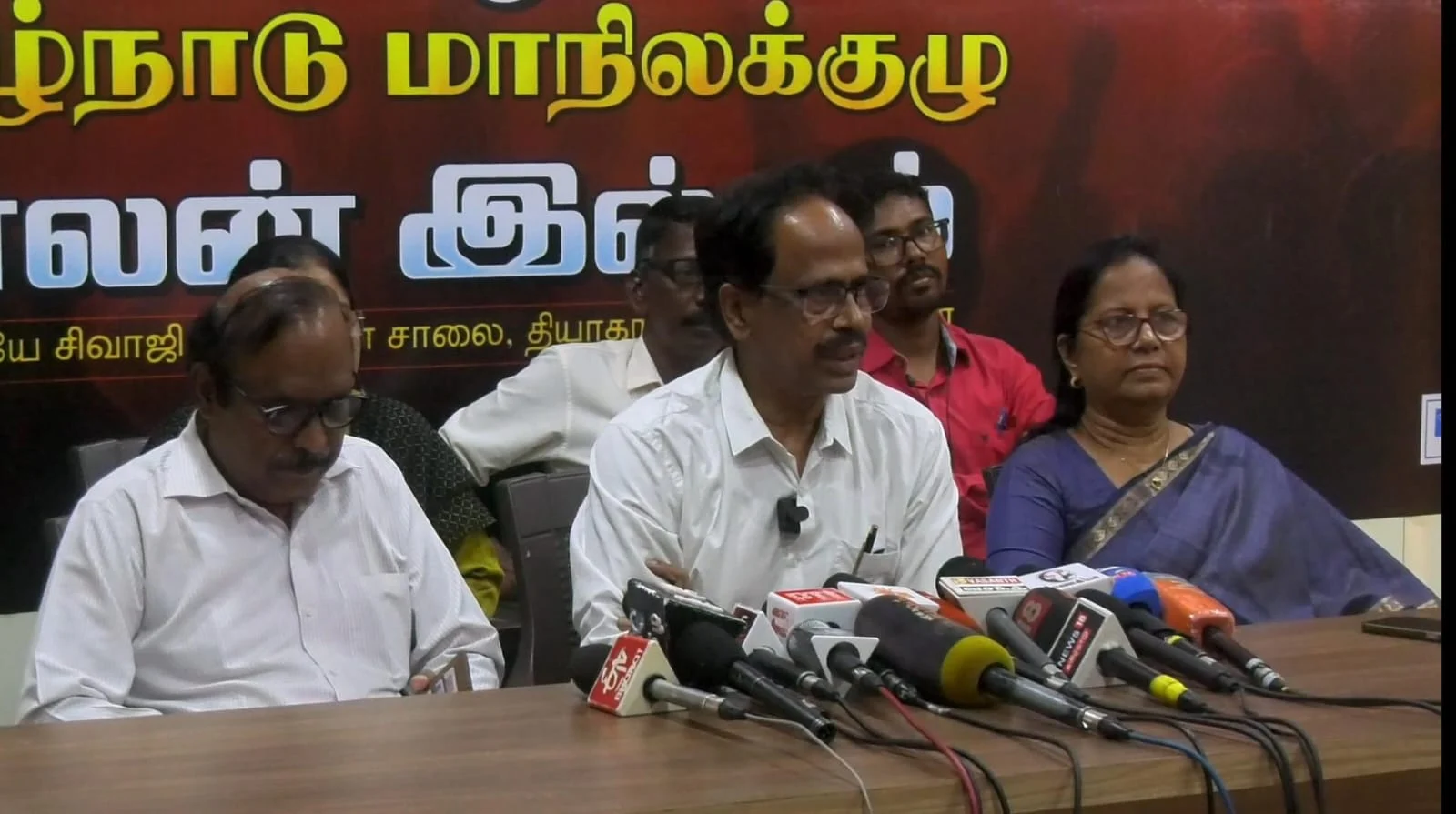 இடைத்தேர்தலில் தனித்து களமிறங்கும் கம்யூனிஸ்ட்கள் : 5 முனை போட்டி உறுதி