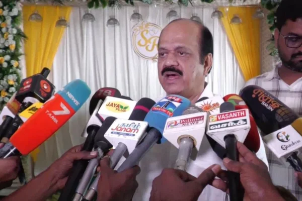 சட்டமன்றத்தில் துண்டு சீட்டு வழங்கப்பட்ட விவகாரம் : விளக்கமளித்த சபாநாயகர்