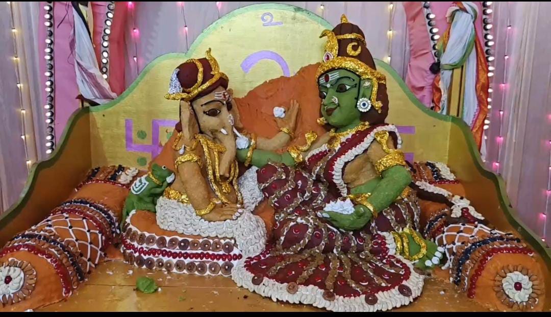 குடியாத்தம் : 601 கிலோ லட்டு, உலர் பழங்களால் செய்யப்பட்ட விநாயகர்