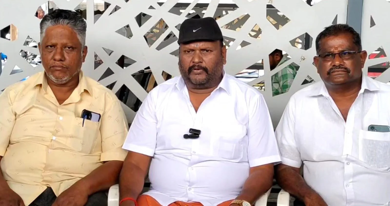 கட்டண பிரச்சனைக்கு அமைச்சர் தான் காரணம் : ஆம்னி பேருந்து சங்கத்தினர் குற்றச்சாட்டு
