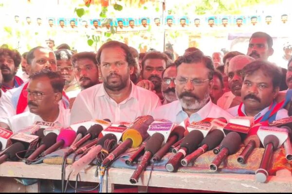 மீனாட்சி அம்மன் கோயிலில் தமிழில் குடமுழுக்கு செய்வதற்கு என்ன தடை? – அரசுக்கு திருமாவளவன் கேள்வி