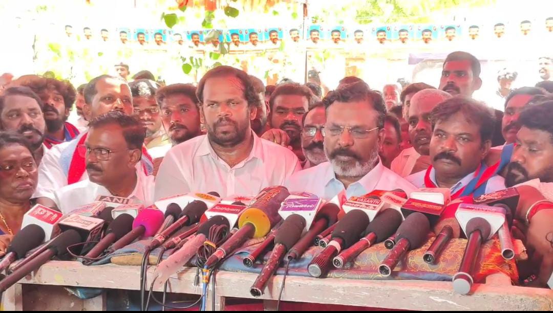 மீனாட்சி அம்மன் கோயிலில் தமிழில் குடமுழுக்கு செய்வதற்கு என்ன தடை? – அரசுக்கு திருமாவளவன் கேள்வி