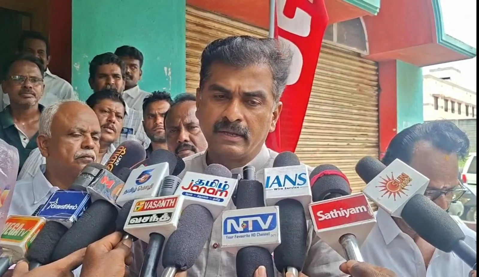 திமுக இணையதள நாய்கள் : துரை வைகோ ஆவேசம்