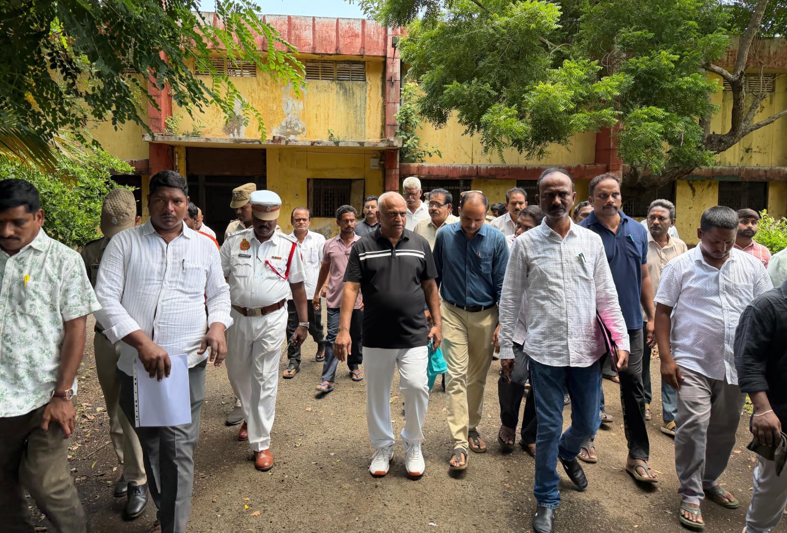 ஏனாம் கல்லூரியில் அமைச்சர் மல்லாடி கிருஷ்ணாராவ் ஆய்வு