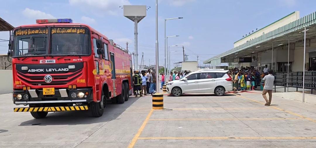 தீயணைப்புத்துறை விழிப்புணர்வு நிகழ்ச்சி : மயங்கி விழுந்த பெண்ணால் பரபரப்பு