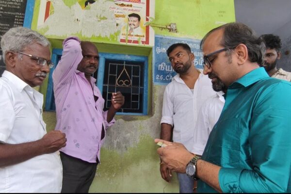 திருச்செந்தூர் : நியாய விலைக்கடைகளில் அமைச்சர் சர்ப்ரைஸ் விசிட்