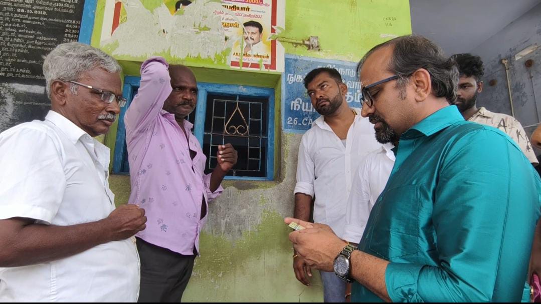 திருச்செந்தூர் : நியாய விலைக்கடைகளில் அமைச்சர் சர்ப்ரைஸ் விசிட்