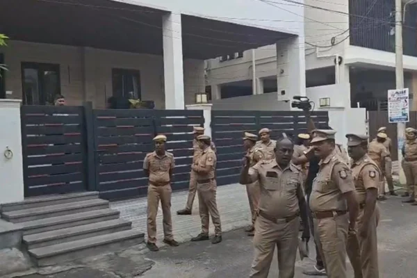 முன்னாள் அமைச்சர் அன்பில் மகேஸ் வீட்டில் குற்றப்பிரிவு போலீசார் சோதனை