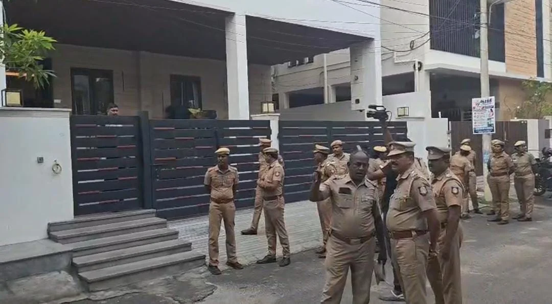 முன்னாள் அமைச்சர் அன்பில் மகேஸ் வீட்டில் குற்றப்பிரிவு போலீசார் சோதனை