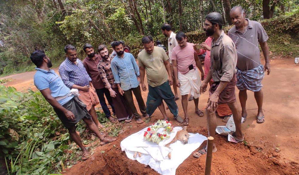 ஊர்க்காவலனுக்கு பிரியாவிடை அளித்த பொதுமக்கள்