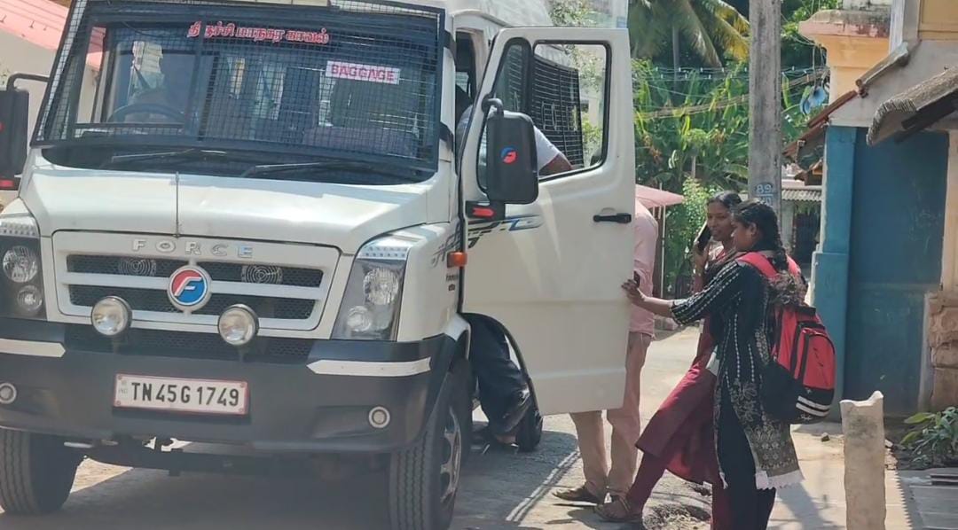 அன்பில் மகேஸ் உறவினர் வீட்டில் மத்திய குற்றப்பிரிவு போலீசார் சோதனை : முக்கிய ஆவணங்கள் பறிமுதல்