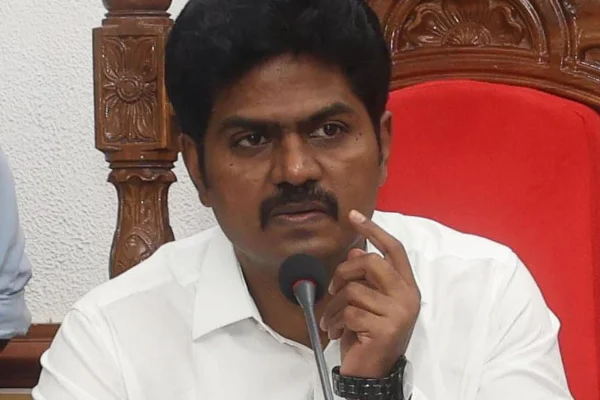 டெண்டர் முறைகேடு புகார் : தாம்பரம் மாநகராட்சி ஆணையர் காத்திருப்போர் பட்டியலுக்கு மாற்றம்
