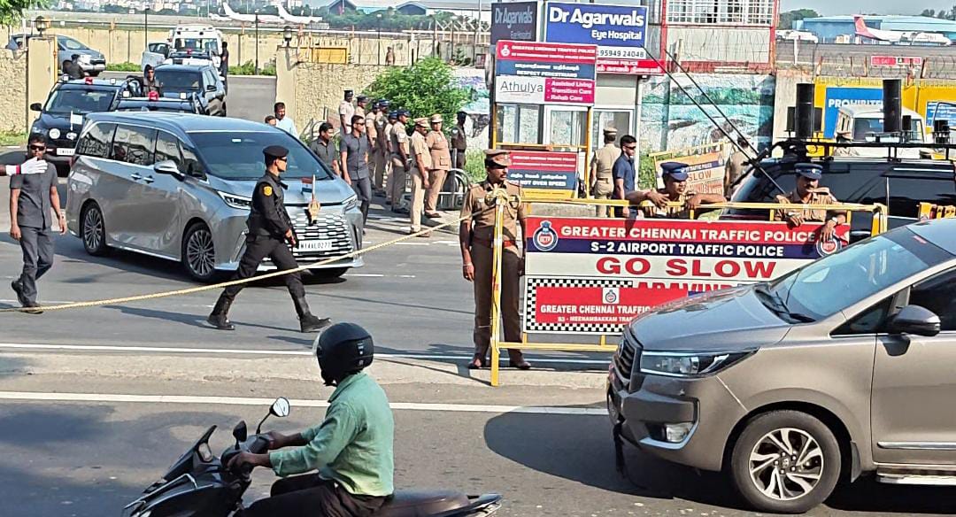லண்டன் பயணம் நிறைவு : ரூ.15300 கோடி முதலீடுகளுடன்சென்னை திரும்பிய முதல்வர்