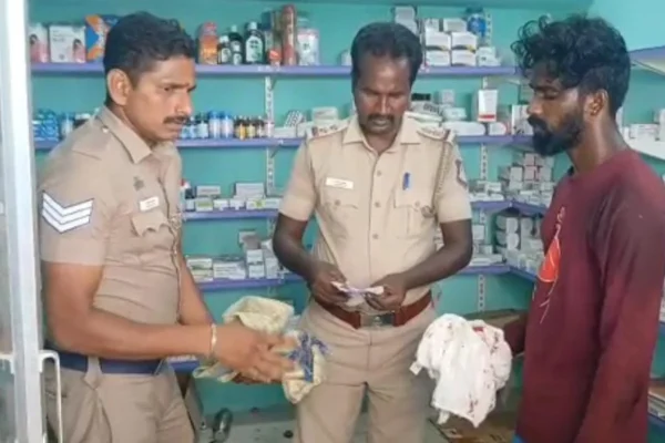 அரசு மருந்தக பெண் ஊழியருக்கு சரமாரி கத்திக்குத்து : பண்ருட்டியில் பரபரப்பு