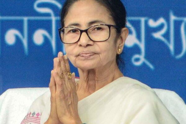 காங்கிரஸ் வேட்பாளருக்கு மம்தா ஆதரவு : கைது செய்யப்பட்ட காங்கிரஸ் வேட்பாளர்